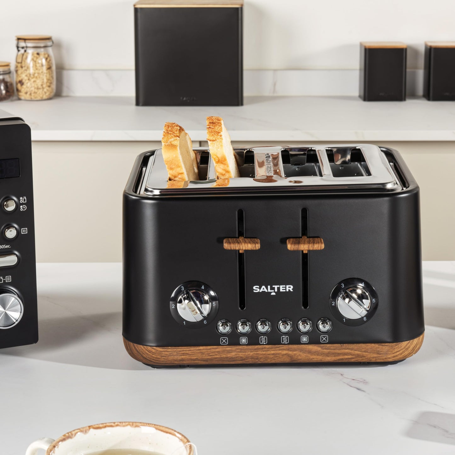 Salter Toronto 4-Slice Toaster – Wide Slots, 6 Browning Levels, High-Lift, Wood Effect & Black