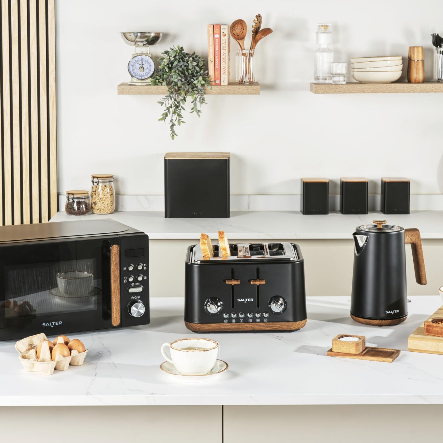 Salter Toronto 4-Slice Toaster – Wide Slots, 6 Browning Levels, High-Lift, Wood Effect & Black