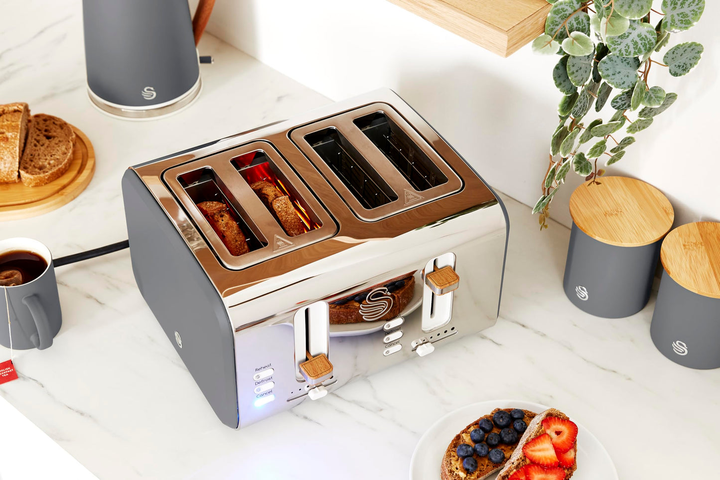 Swan Nordic 4-Slice Toaster – 1500W, Grey, Defrost & Reheat Functions