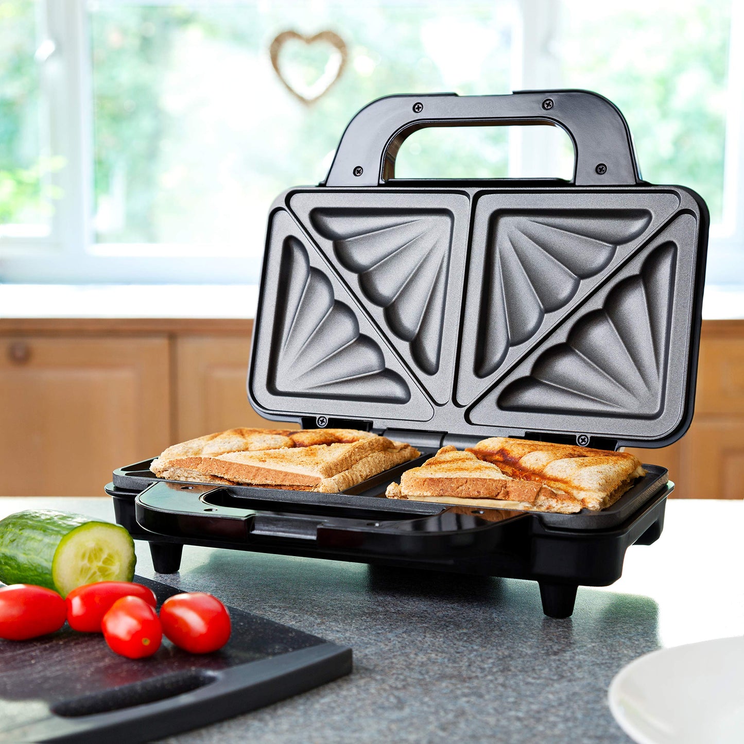 Global Gourmet 4-Slice Deep Fill Sandwich Toaster – Non-Stick Plates, 900W, Silver & Black